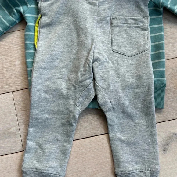 Dinosaur‎ outfit bundle - Picture 6 of 9